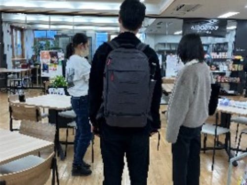 インキュベーションセンターを案内