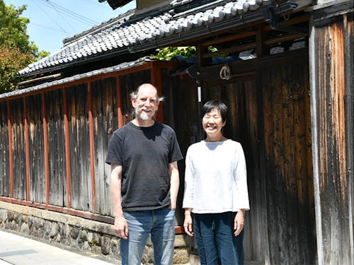 日野ラボ理事長のトム ヴィンセントさんとのり子さんご夫妻