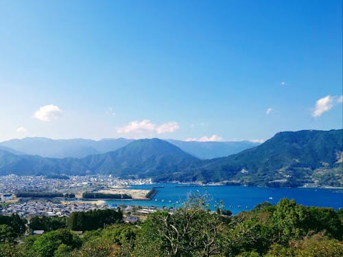 海と山にかこまれた港町、尾鷲