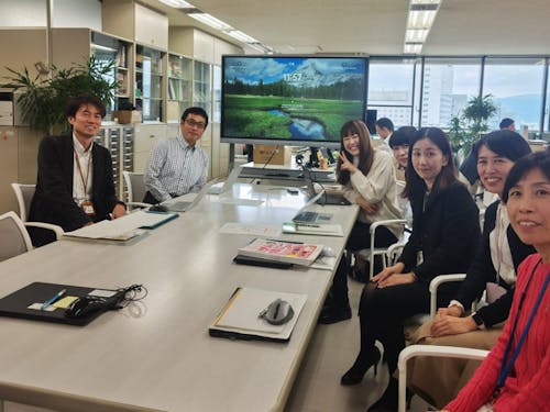 様々な方とお話してプロジェクトを計画します!