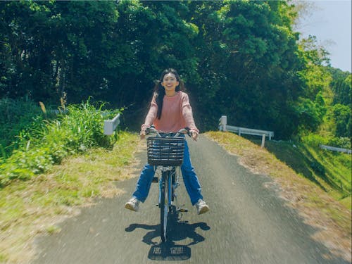 本作は、四国初上映。監督の山下大裕さんの舞台挨拶も行います。