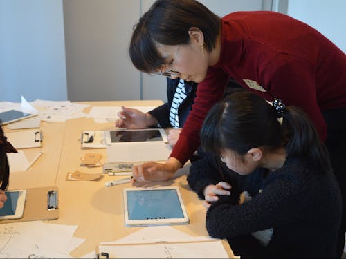 子どものためのデザインワークショップの様子