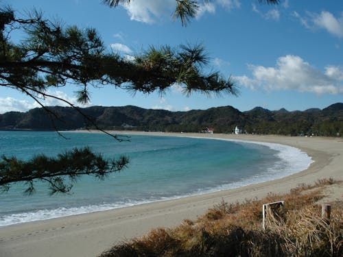 日本渚百選にも選ばれた人気の弓ヶ浜!