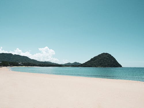 浜崎地域から徒歩1分!白砂青松の美しい海岸”菊ケ浜”