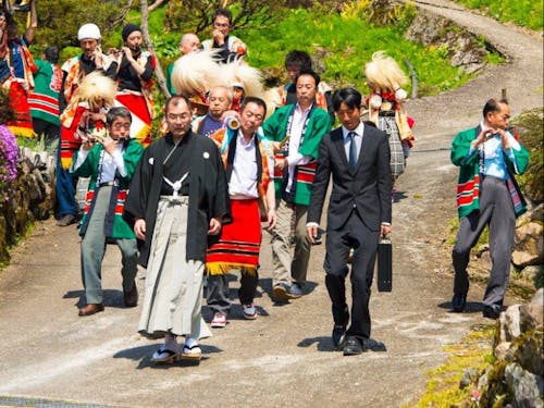 集落全体で春の訪れを祝います!
