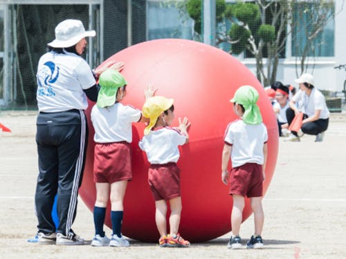 最後の元気玉運びは園児からスタートして中学3年生まで繋ぎます。