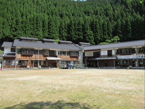 旧山郷小学校「R373やまさと」