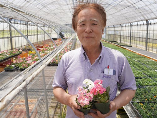 植物の知識が豊富な代表の米原さん