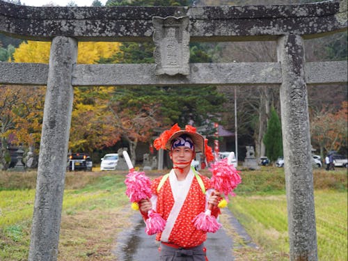 昨年参加してくれた後藤さん。大学での研究の中で日南町の伝統芸能「かしらうち」に興味を持ち、かしらうちを披露する祭り当日も、地域の方と一緒に参加しました。