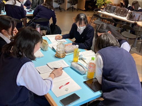 テスト前にはみんなで勉強