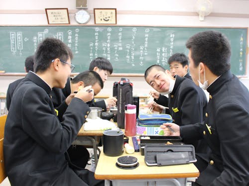 生徒と共に学び、共に成長していきましょう!