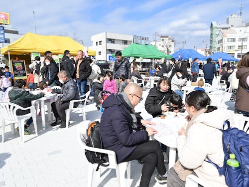 「渋川駅前nin dakari(にんだかり)」の様子