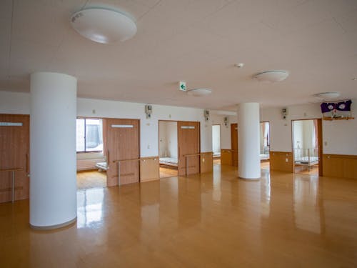 広々としたホールにはキッチンもあり、交流スペースにぴったり!