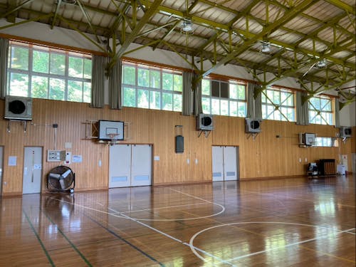 県内初!体育館にエアコン設置