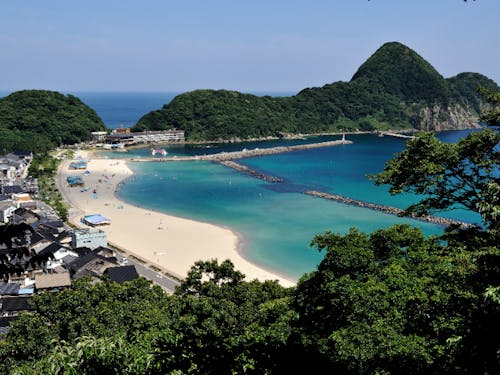 「日本の渚」100選に選定されている竹野海岸