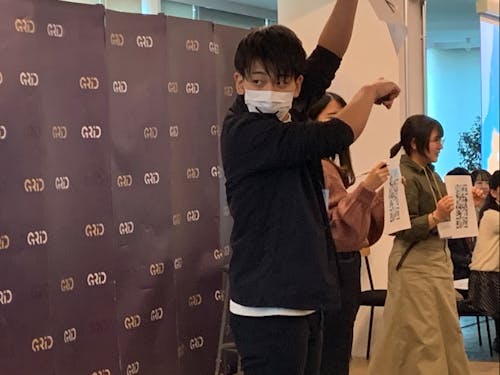 新型コロナにも負けず、1人で活動を開始しました。