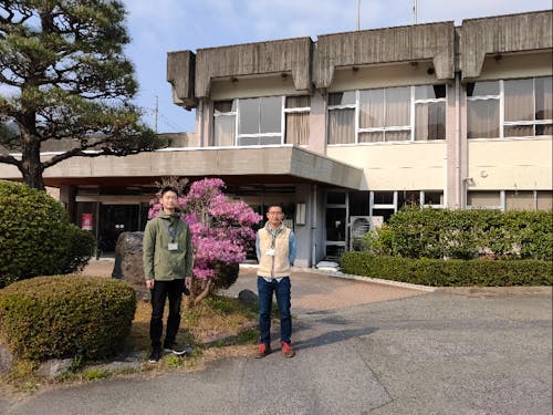 4月から公設塾を運営している2名のスタッフです!