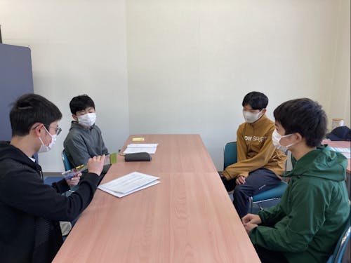 塾生同士で語り合う