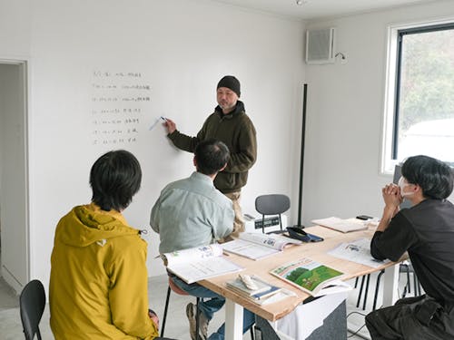 林業関係の社内講習会の様子