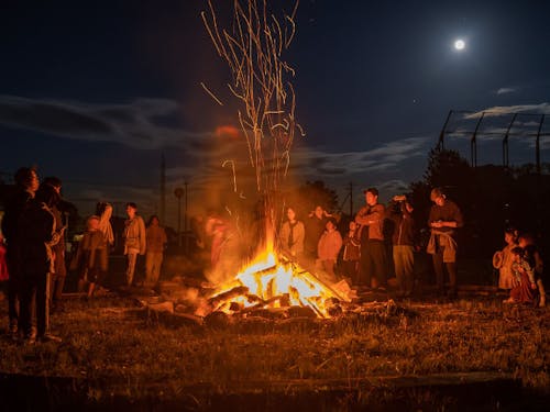 キャンプファイヤーの様子