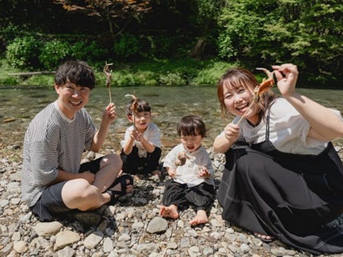 夏は家族みんなで川遊び♪