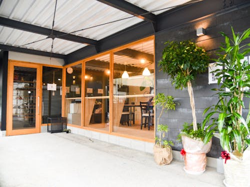 今プラス 布団屋の元倉庫店