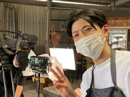 先輩移住者の長谷川達也さん。下津井の空は今まで見てきたそらの中で一番高く気持ちが良いとのこと。