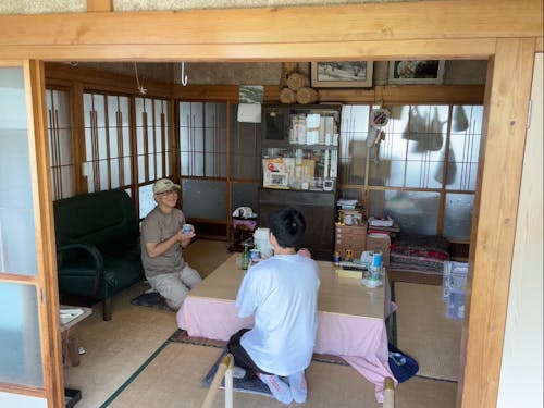 空き家の所有者の方に対しての相談対応の様子です。