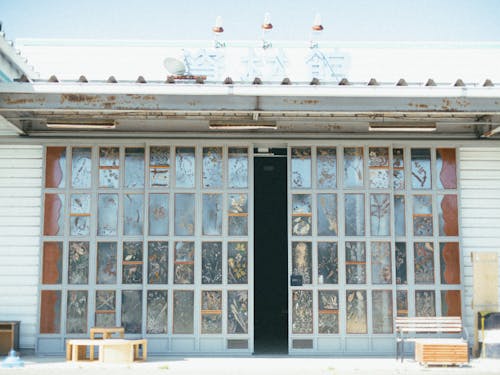 ホームセンターだった建物を「環境」をテーマにリノベーション