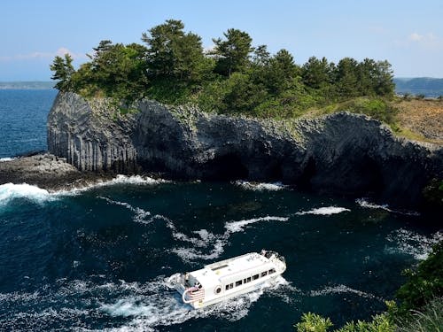 七ツ釜とイカ丸