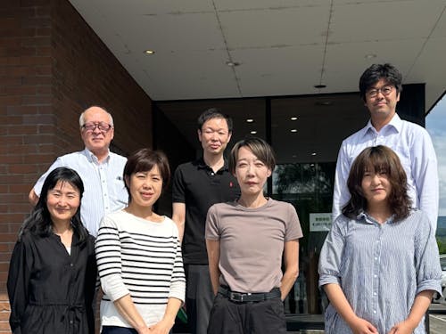 現在、しもかわ財団のメンバーは7名。移住促進、起業塾、人材バンク、空き家の事業を担っています(正職員5名、非常勤2名)。MTGの頻度はそこそこあり、担当者間の連携も欠かしません。アットホームで笑いが絶えない職場です!