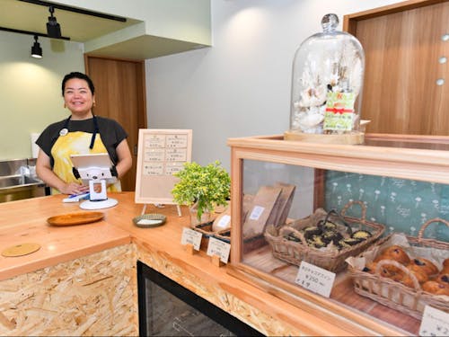 地産地消のカフェを経営する荒内さん