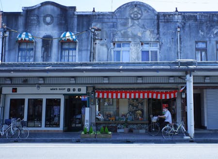 大正末期～昭和初期のレトロな街並みが残る商店街