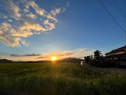 360°のパノラマ広がる田園と夕陽