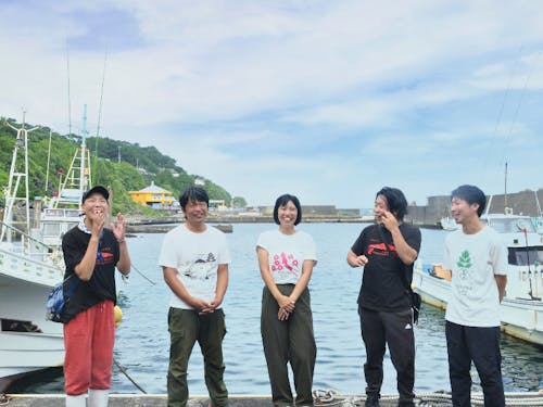 先輩移住者の役場職員、漁協職員の方々と交流します