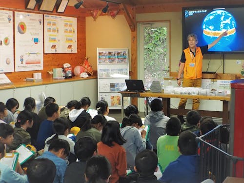 学校の「ふるさと学習」の授業に出張することも！