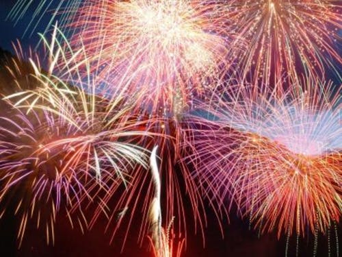 打ち上がる花火