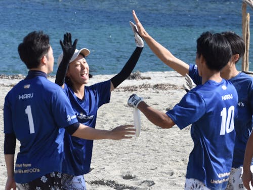 アルティメットは敵味方関係なく、たたえ合うスポーツ!