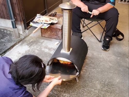 ピザ焼き体験の様子
