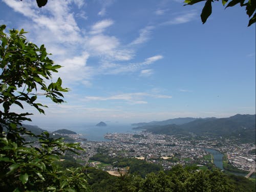 海・山・川など自然環境に囲まれたまち