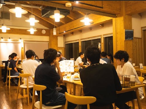 船渡来流亭、夜営業のようす