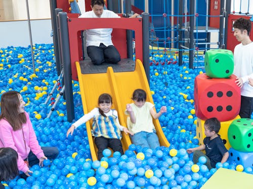 BIGBOX 東大和内にある屋内キッズランド「あそびっぐ」