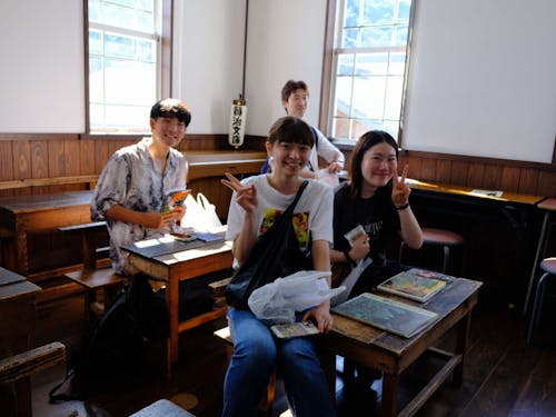 まち歩きで立ち寄った賢治文庫 気に入ってくれました