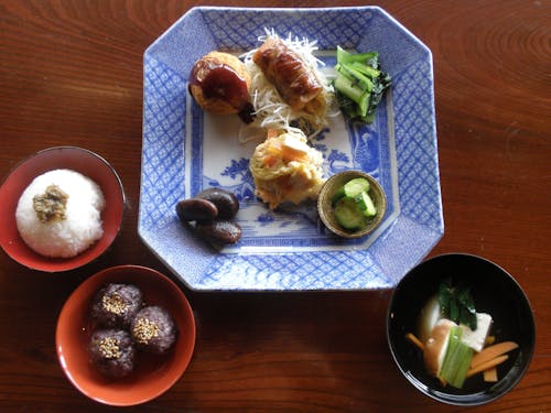 築110年の古民家をリフォームした「指北庵」。郷土料理の食材を使った素朴な料理が人気