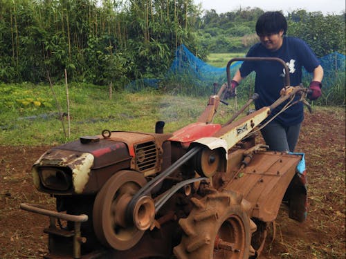 農業体験はまず土作りから行いました