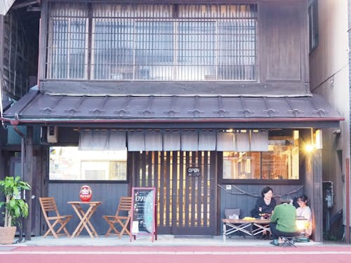 白河会場のコミュニティ・カフェEMANONです