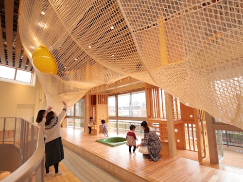 「くにたち未来共創拠点 矢川プラス」の様子