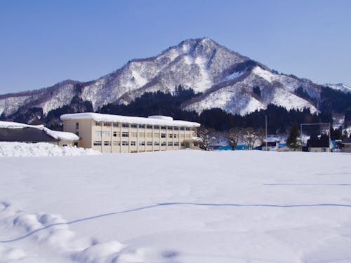 「まだまだこんなものじゃない」只見の雪に溶け込む只見高校