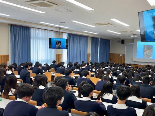 市内高校では授業づくりにも関わっている。高校生が地域や企業と関わっていく内容を企画