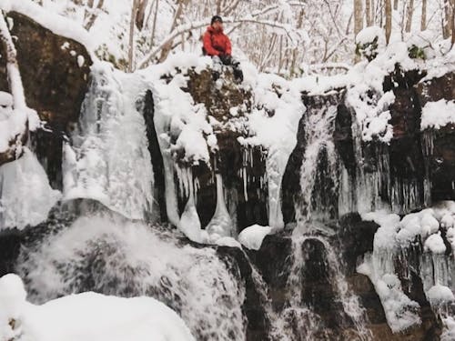 名前の知らない川に名前の知らない滝が!